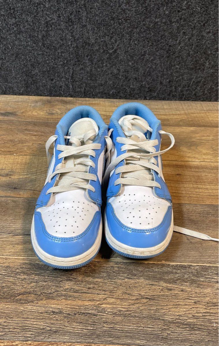 Nike Air Jordan 1 Low SE University Blue White Patent GS Size 5.5Y FZ3929-114