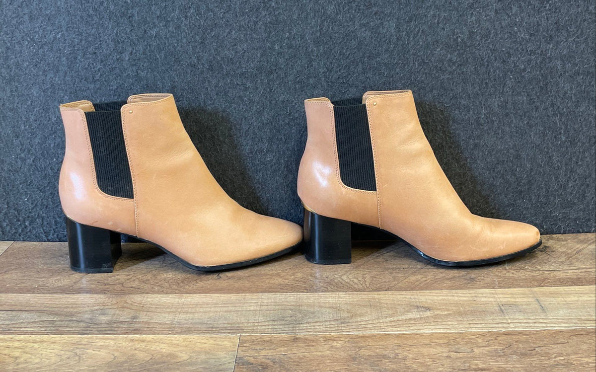 Calvin Klein Felda Tan Leather Block Heel Chelsea Ankle Boots Size 6.5