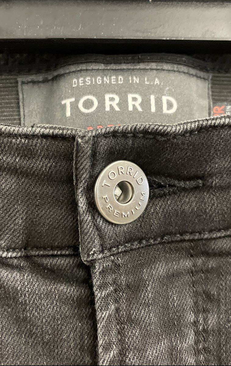 Torrid Women's Premium Sky High Skinny Jeans Black Faded Wash Sz 12R