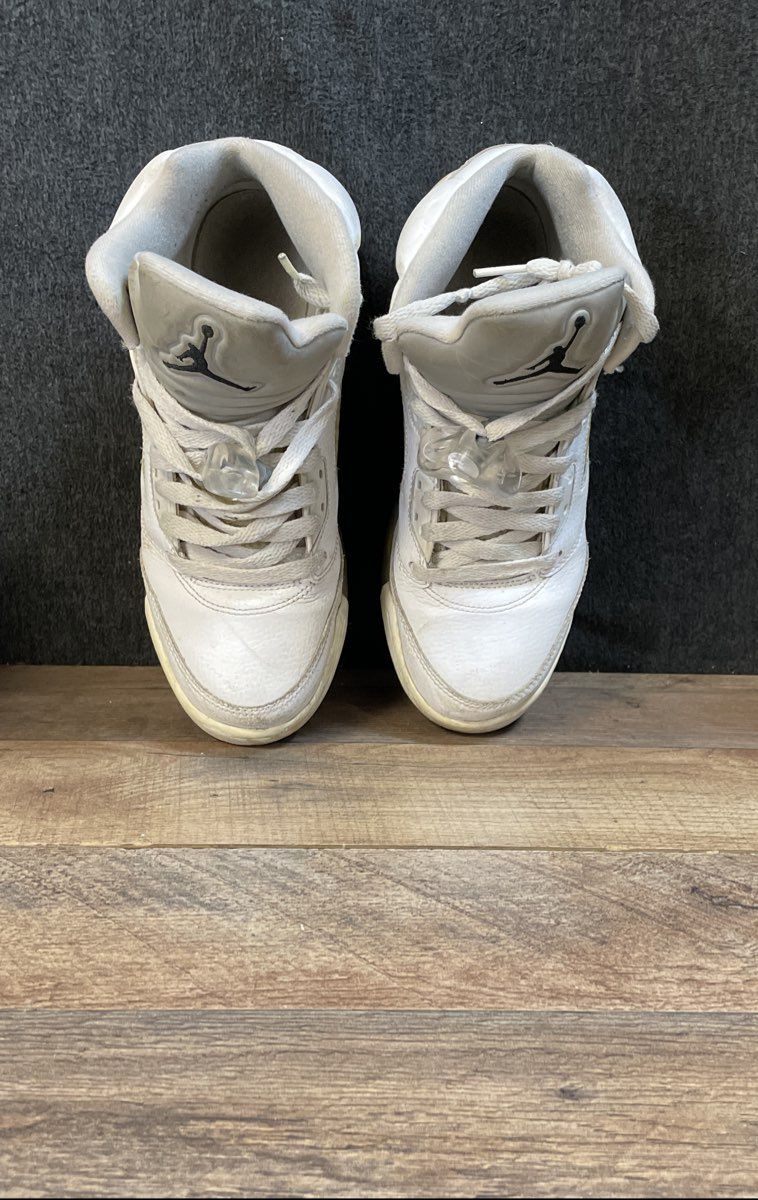 Nike Air Jordan 5 Retro White Metallic Silver Basketball Shoes Size 6Y