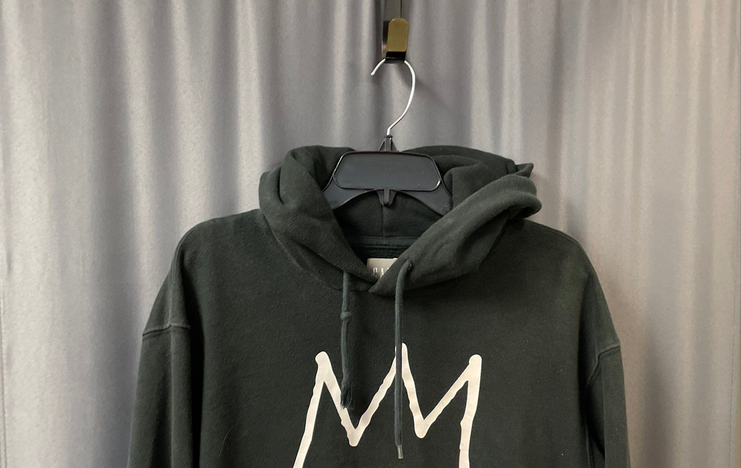 Gap Men's Black Crown Graphic Pullover Hoodie Size M