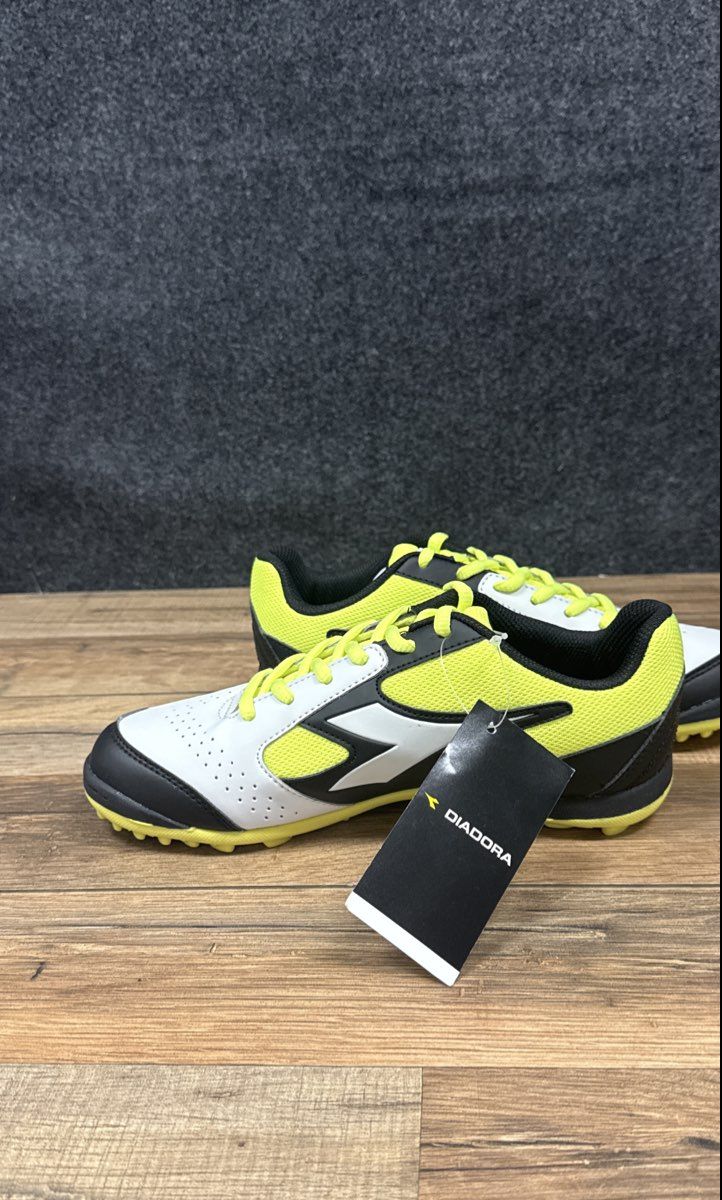 Diadora Yellow White Black Turf Soccer Shoes Women's Size 5.5 NWT