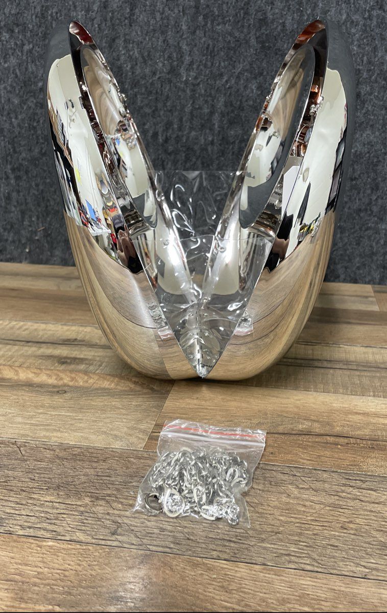Fashion Nova Silver Chrome Girls Night Out Sculptural Shell Hardcase Clutch Bag