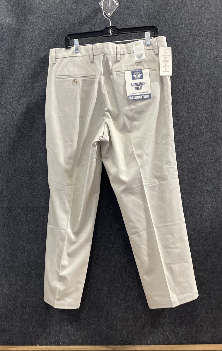 Dockers Men's Signature Khaki Pants Beige Classic Fit Pleated Stretch Sz 36x30