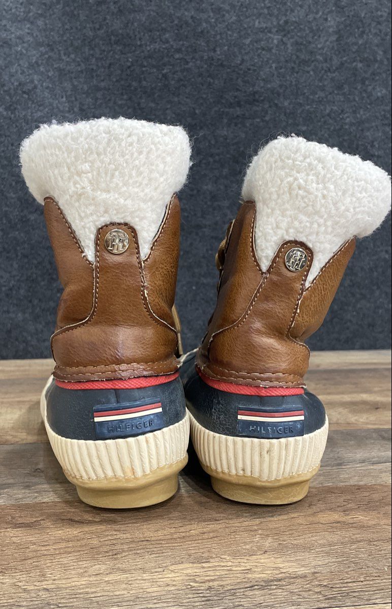 Tommy Hilfiger Faux Sherpa Lined Duck Boots Brown Navy Red Size 8
