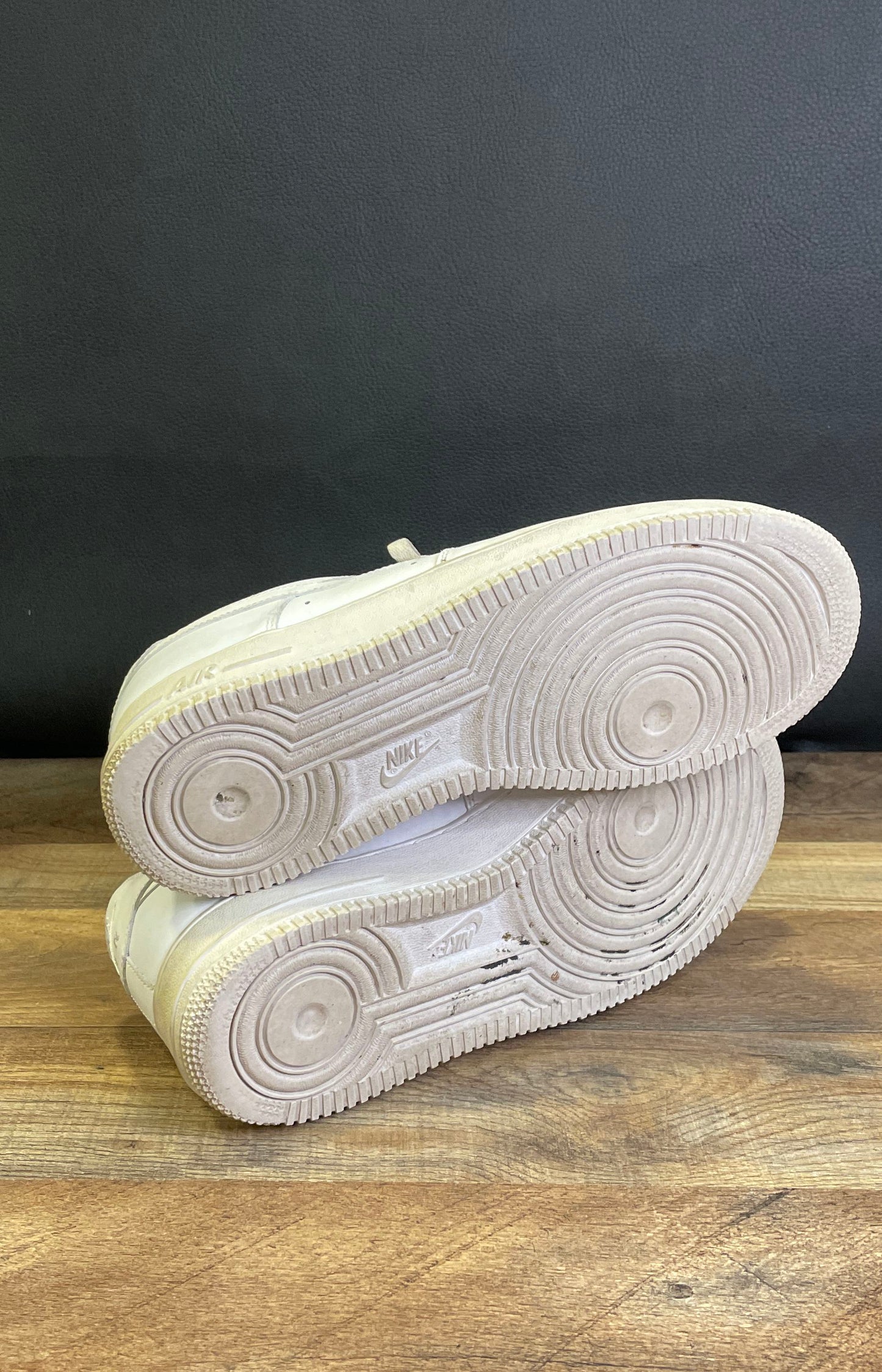 Nike Air Force 1 '07 Low Triple White Sneakers Size 9