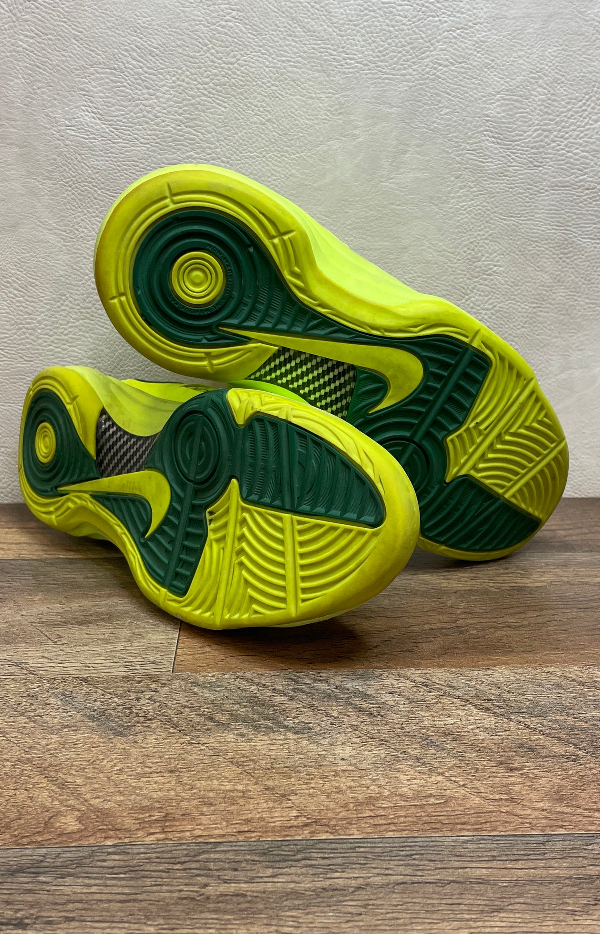 Nike Hyperdunk 2012 High GS Volt Green Gorge Green Basketball Shoes Size 5Y