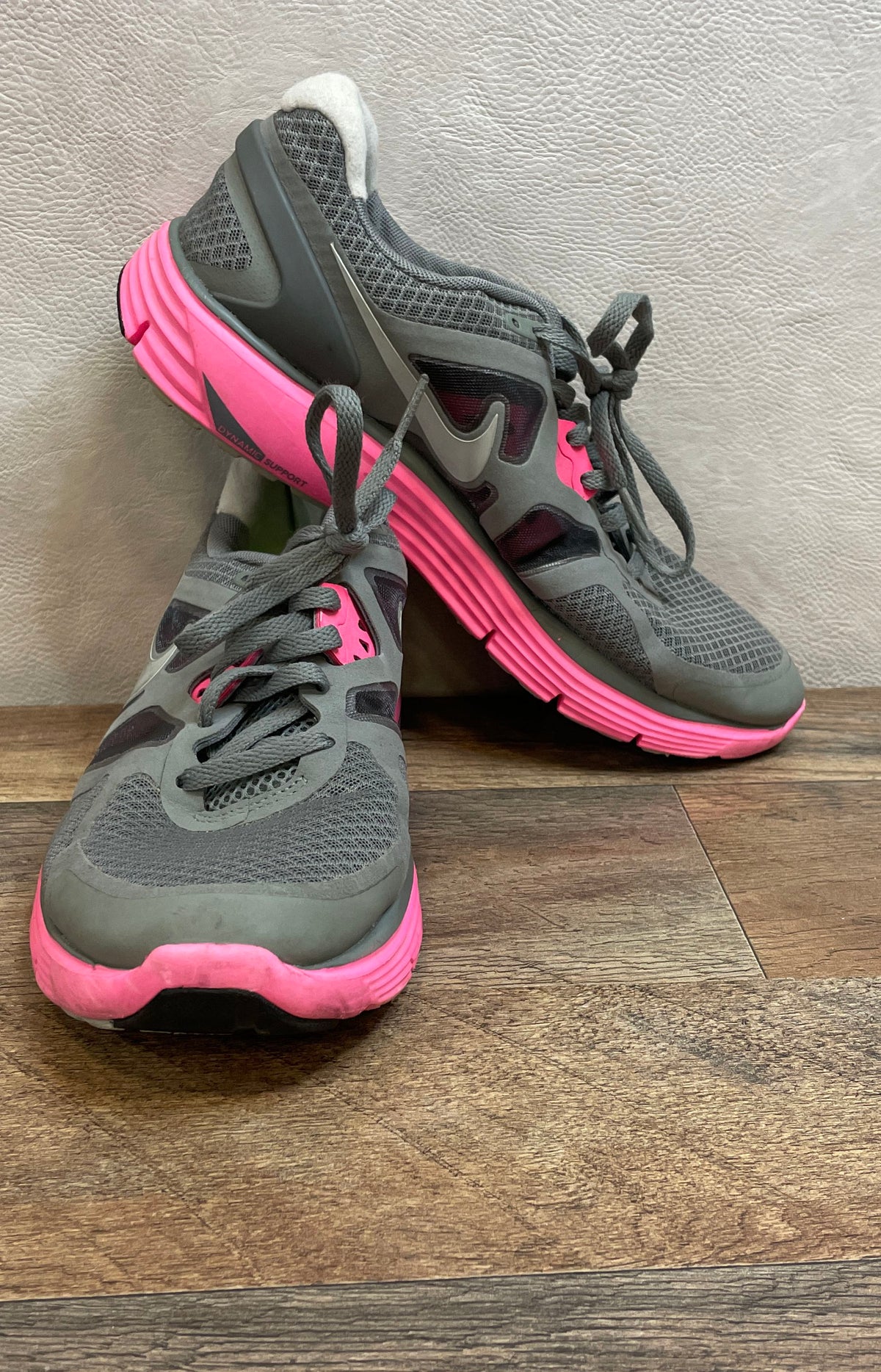 Nike Lunarglide+ 3 Wolf Grey Solar Red Pink Running Shoes Women's Size 9