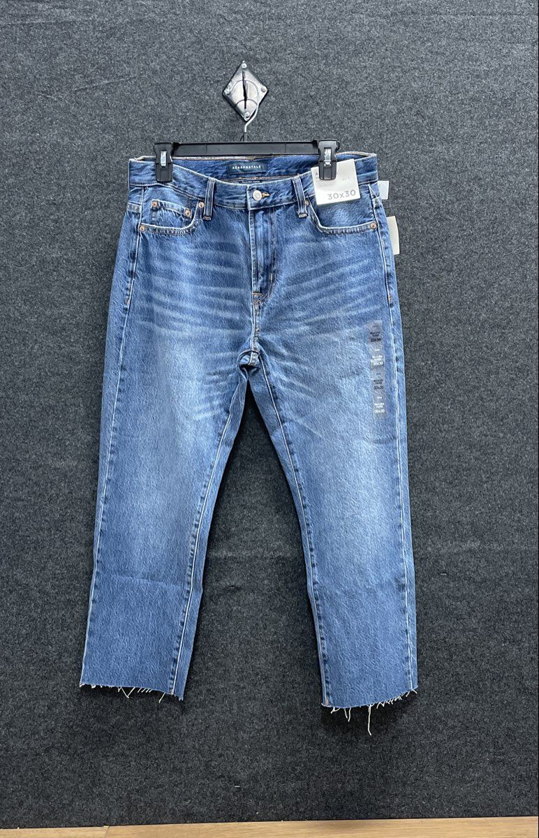 Aeropostale Men's Blue Relaxed Taper Jeans Raw Hem Medium Wash Size 30x30 NWT
