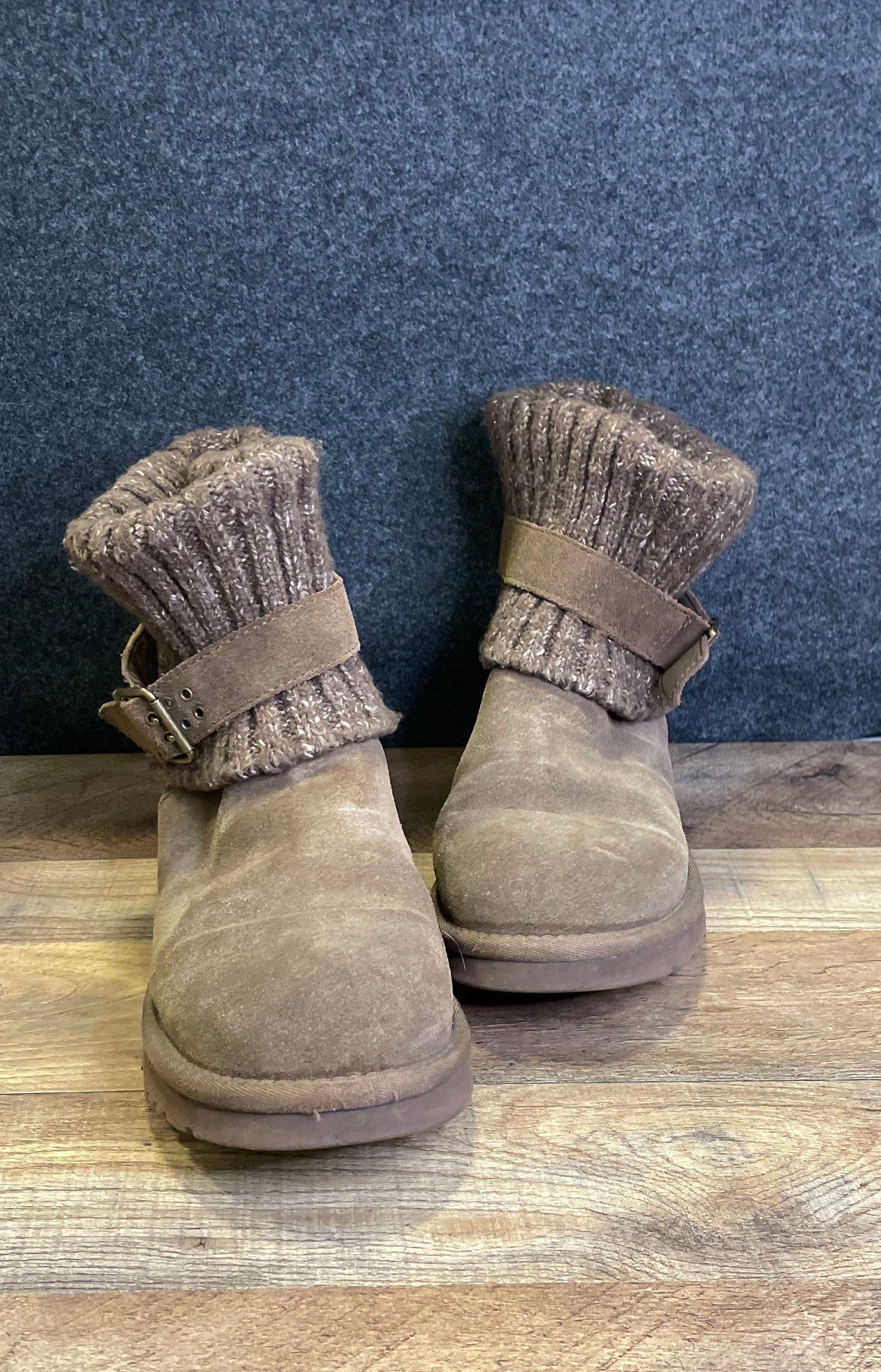 UGG Roslynn Chestnut Suede Knit Collar Buckle Strap Ankle Boots Women's Size 9