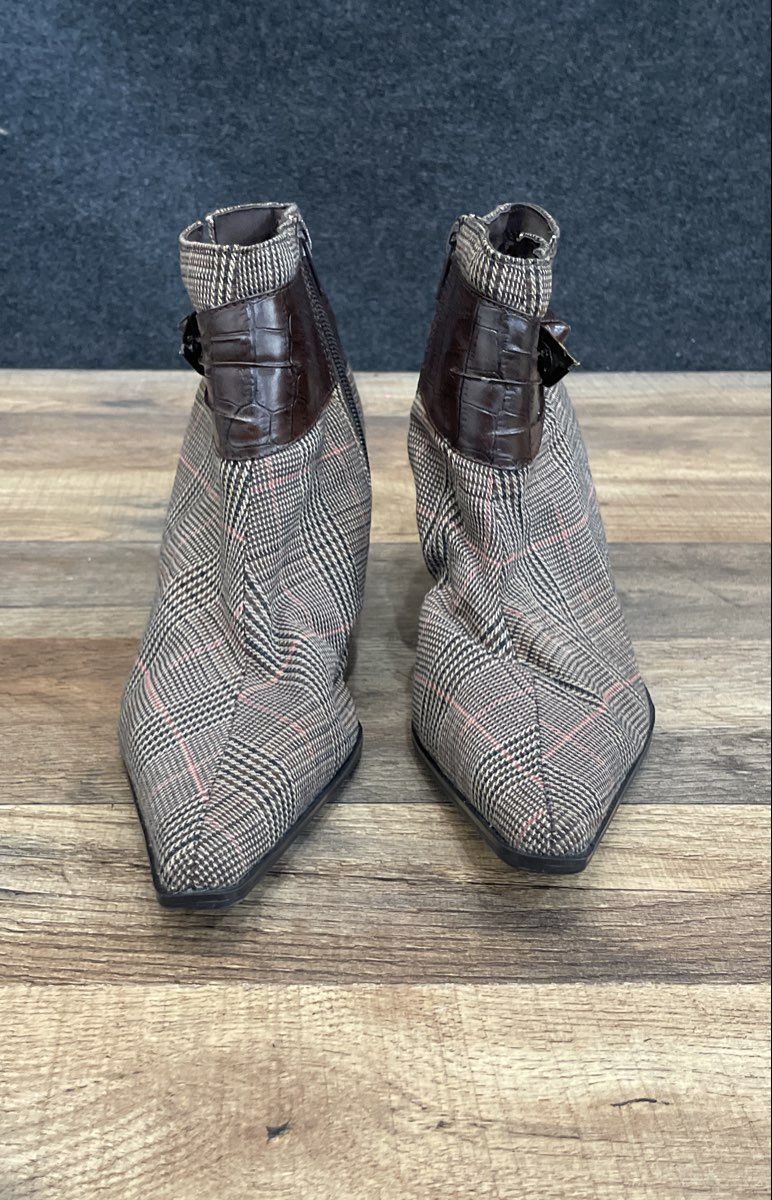 Predictions Women's Brown Plaid Pointed Toe Kitten Heel Ankle Booties Size 7.5