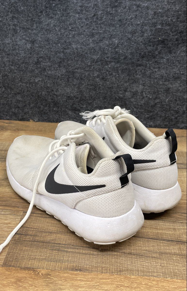Nike Roshe One White Black Women's Running Sneakers Size 8