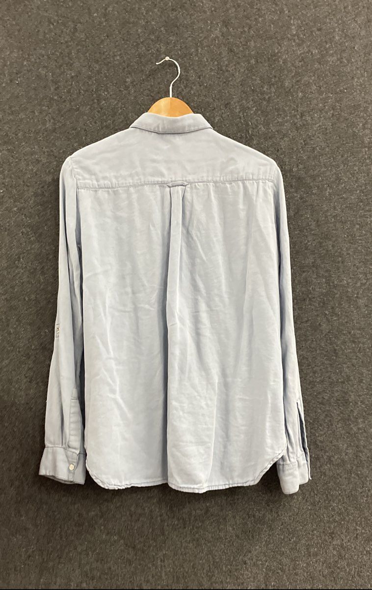 KUT from the Kloth Women's Light Blue Roll Tab Button Down Shirt Sz L