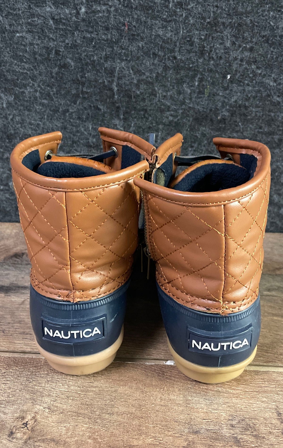 Nautica Dorsay Navy Brown Quilted Duck Boots Women's Size 6