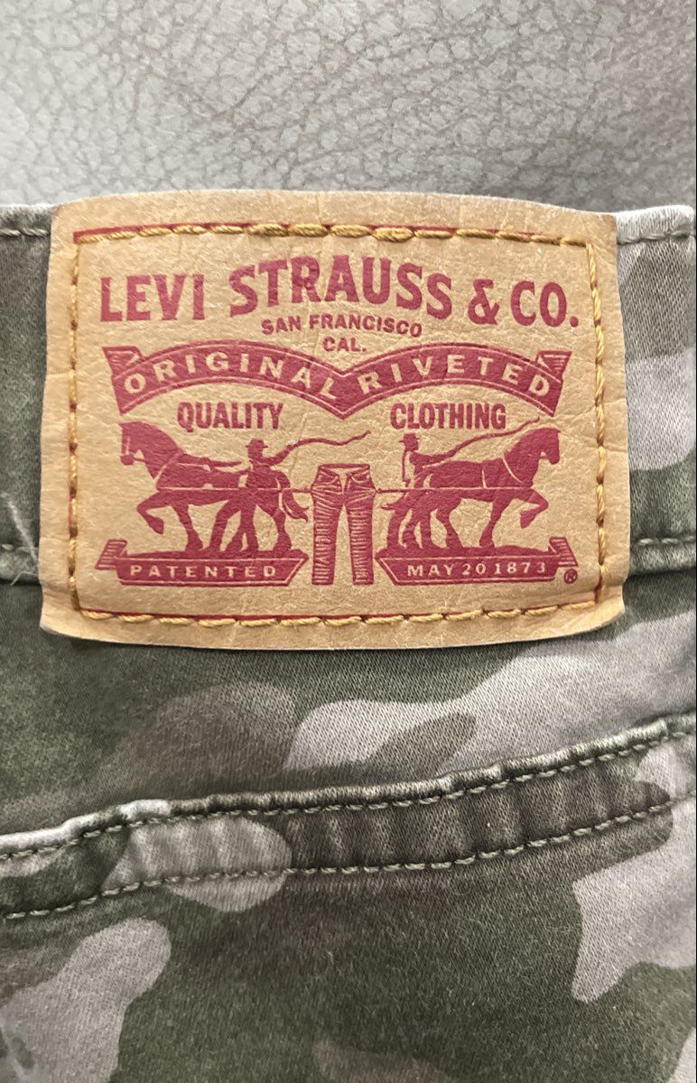 Levi's Women's 720 High Rise Super Skinny Crop Camo Jeans Green Sz 28