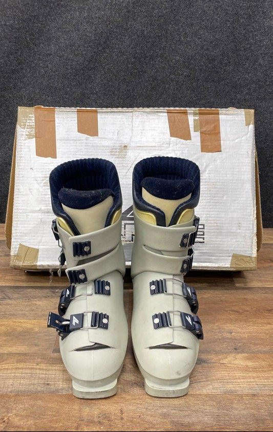 Lange Vintage Downhill Ski Boots Men's Size 9.5 M Made in Italy Grey 4 Buckle