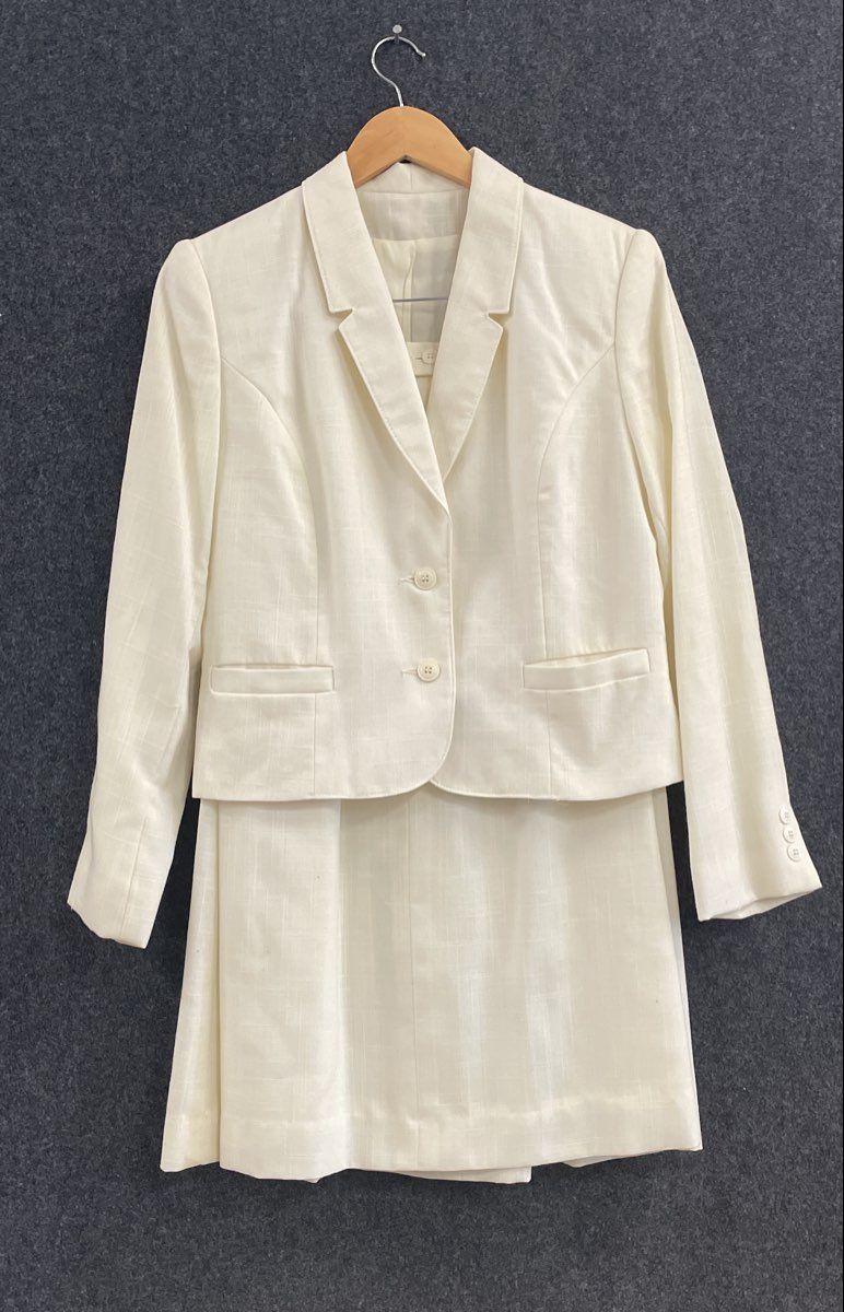 Vintage 90s Manchester Women's Cream Blazer Skirt Set Cropped Pleated Sz 12