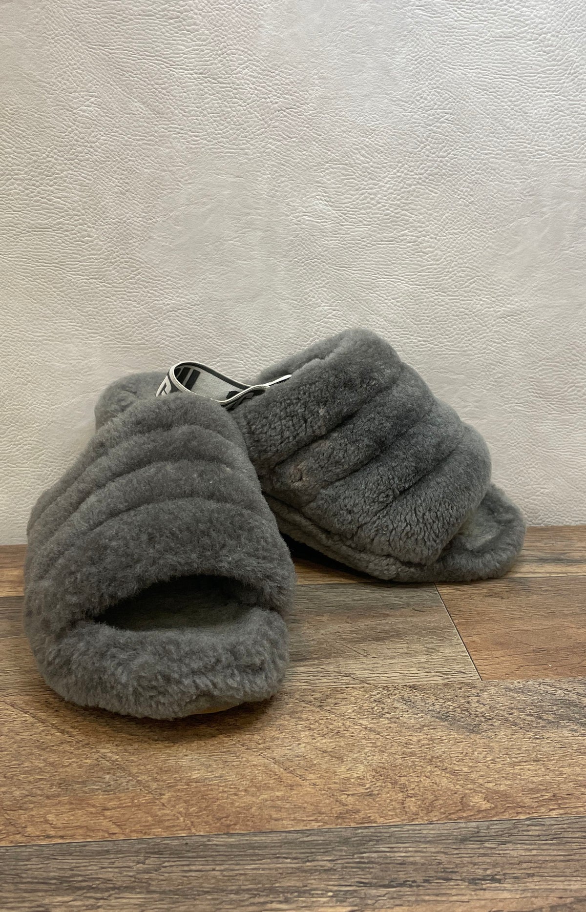 UGG Fluff Yeah Slide Charcoal Grey Sheepskin Platform Sandals Women's Size 8