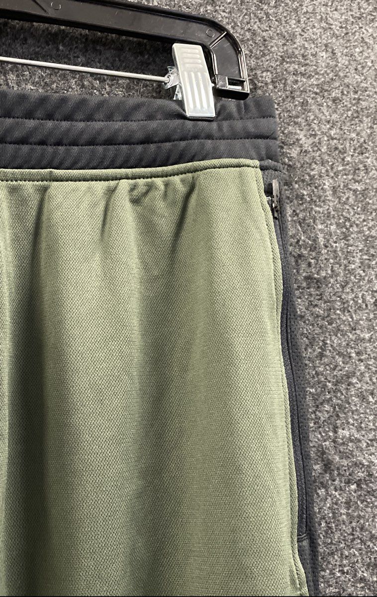 Under Armour Men's Armour Fleece Pants Olive Green Black Zipper Pockets NWT Sz L