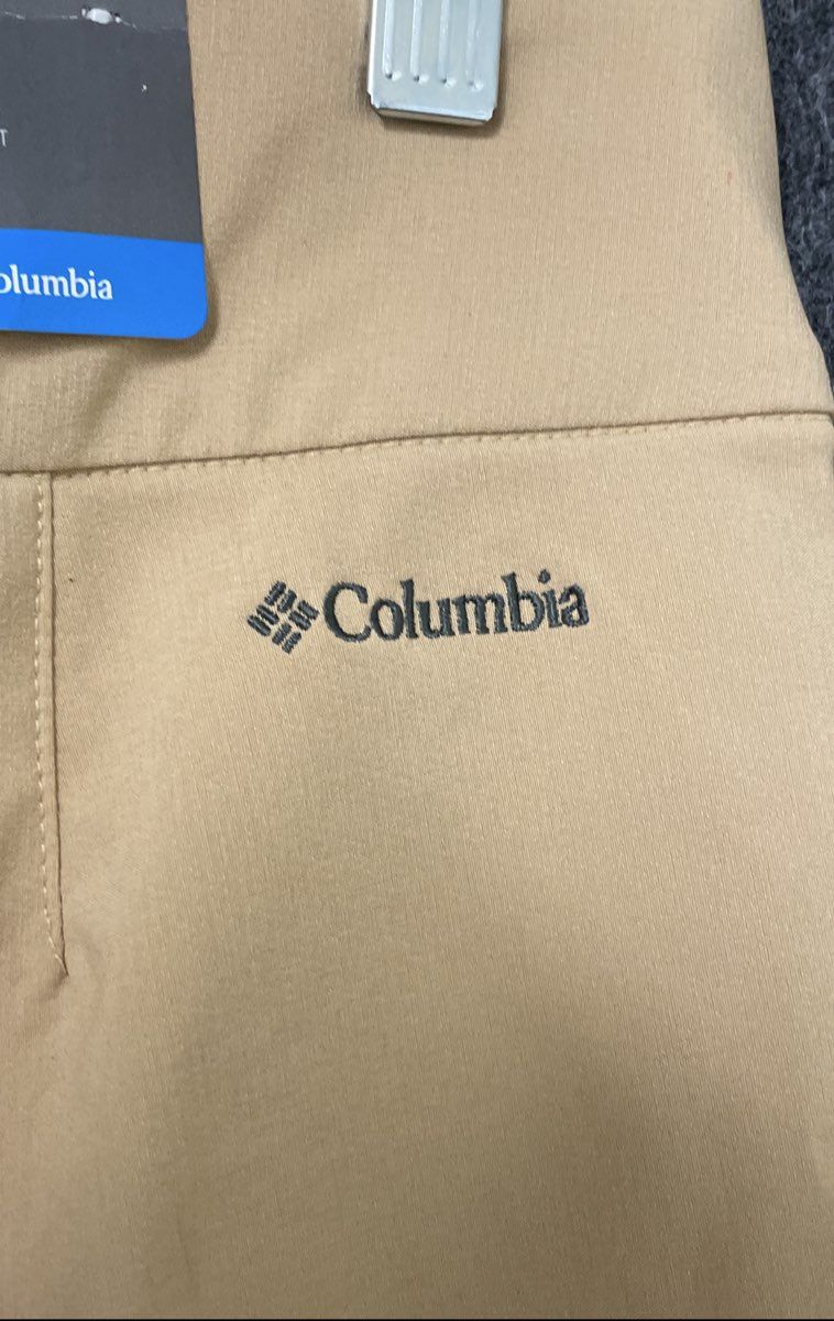 Columbia Women's High-Waisted Athletic Shorts Beige NWT Sz M