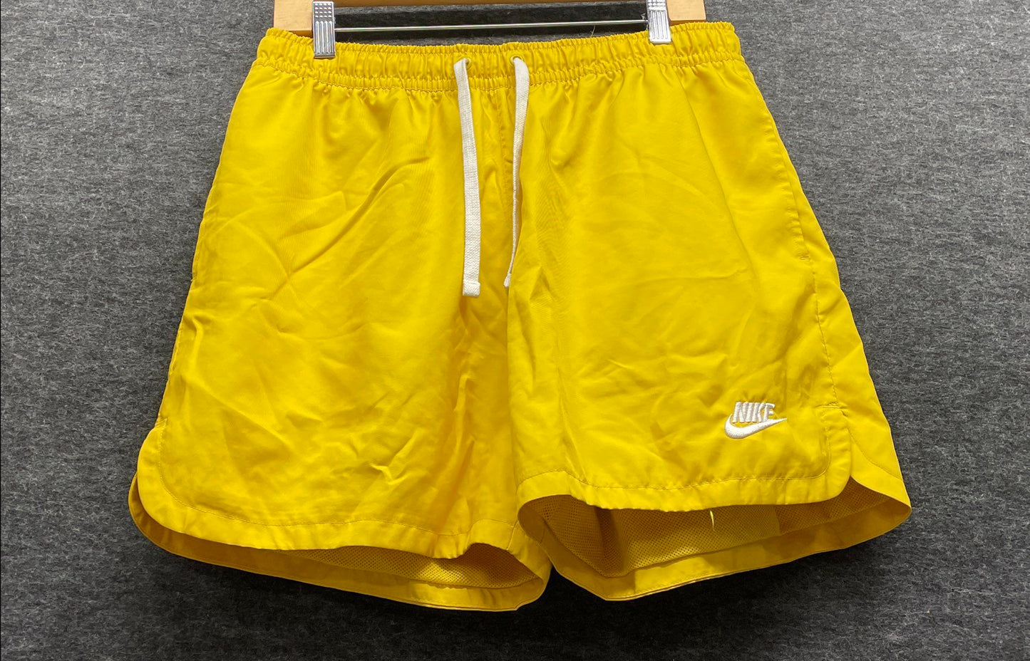 Nike Men's Yellow Woven Swim Trunks Mesh Lined Elastic Waist Shorts Size M