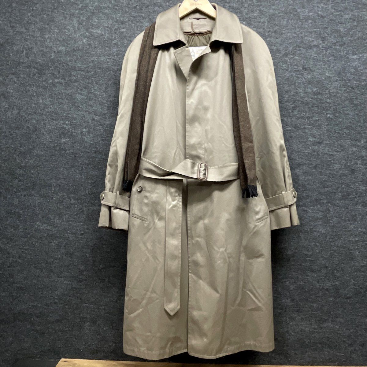 London Fog Men's Vintage 90s Tan Belted Trench Coat Zip Out Lining Sz 42 REG