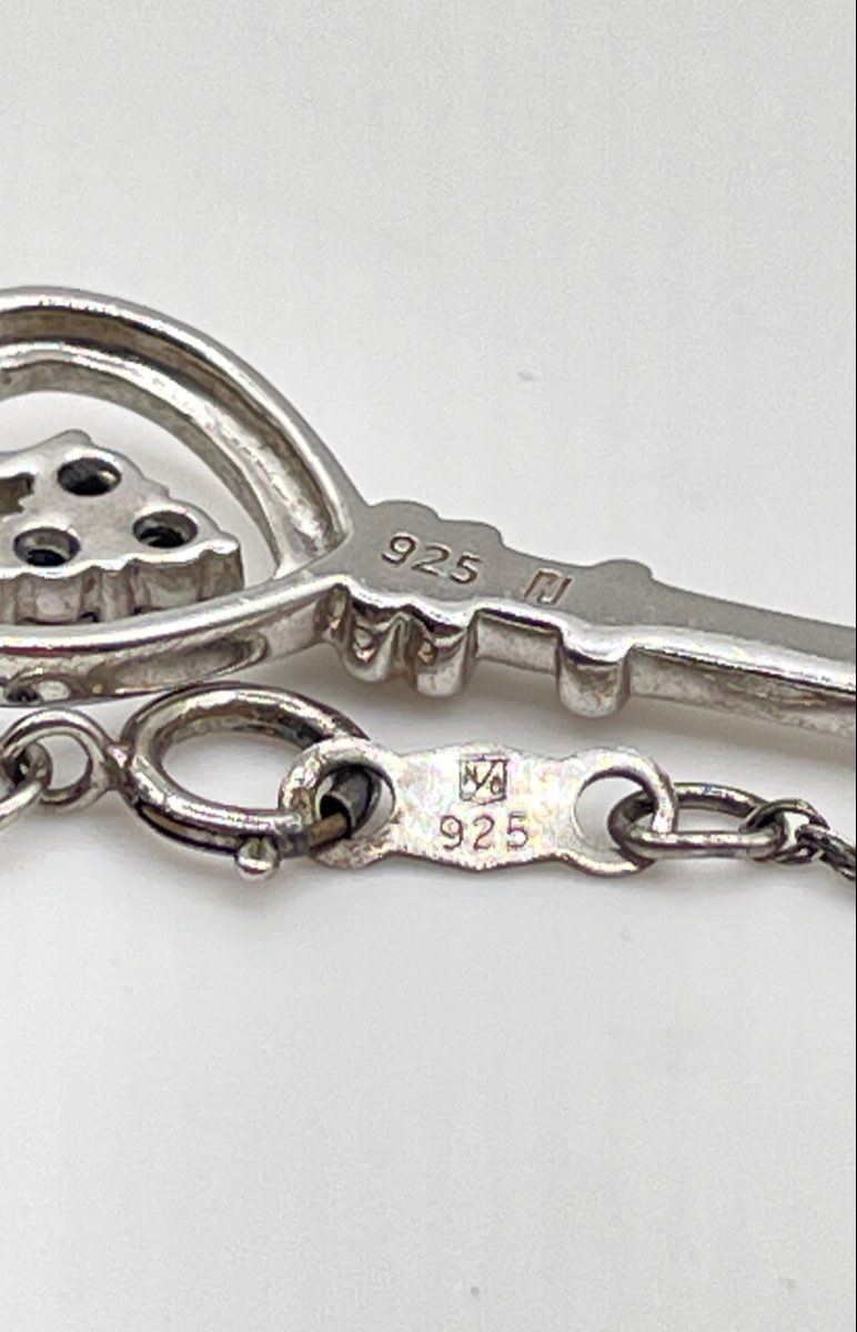 925 Sterling Silver Diamond Accents Heart Key Pendant Necklace 3.3g