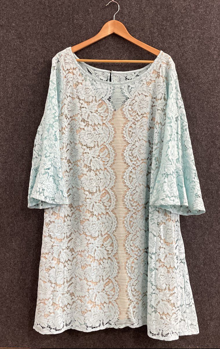 Lane Bryant Women's Light Blue Floral Lace Bell Sleeve Shift Dress Sz 28