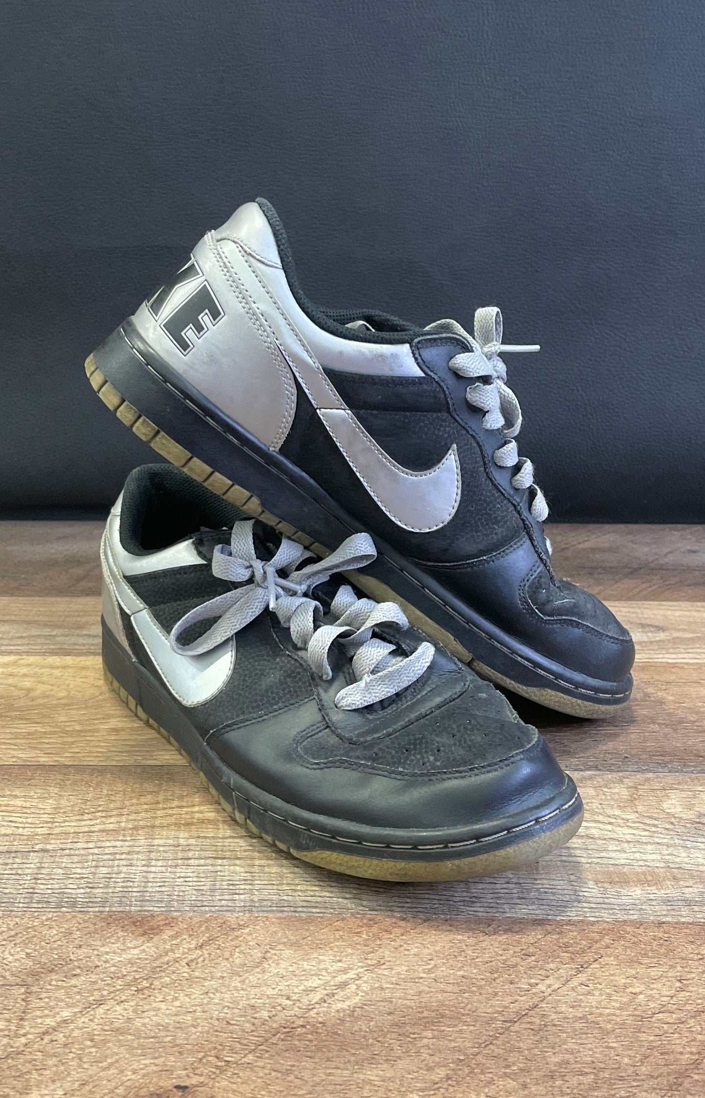 Vintage 2009 Nike Dunk Low Black Metallic Silver Sneakers Size 9