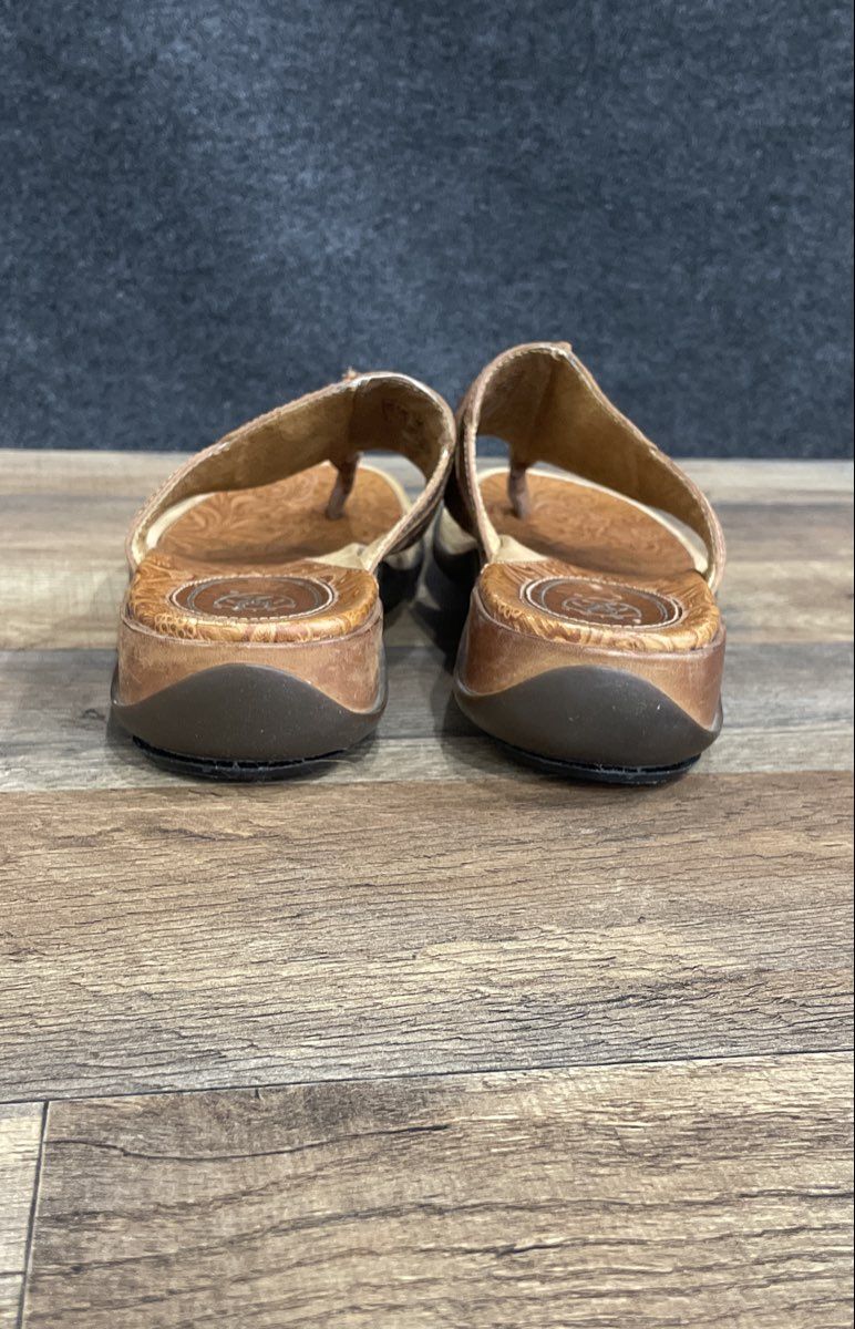 Ariat Brown Tooled Leather Flip Flop Thong Sandals Women's Size 8.5B