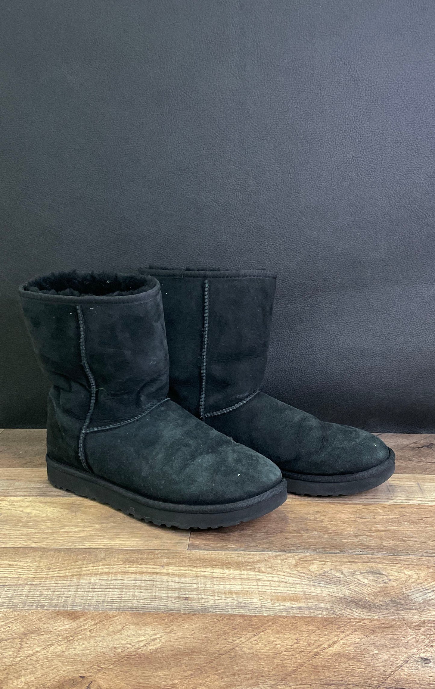UGG Classic Short II Black Suede Sheepskin Boots Women's Size 10