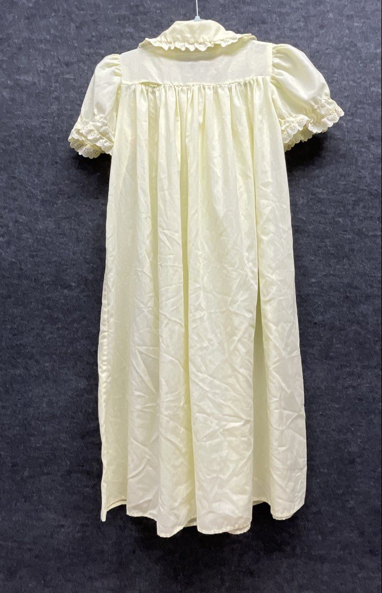 Vintage 70s Girls Yellow Smocked Eyelet Trim Button Front Puff Sleeve Dress