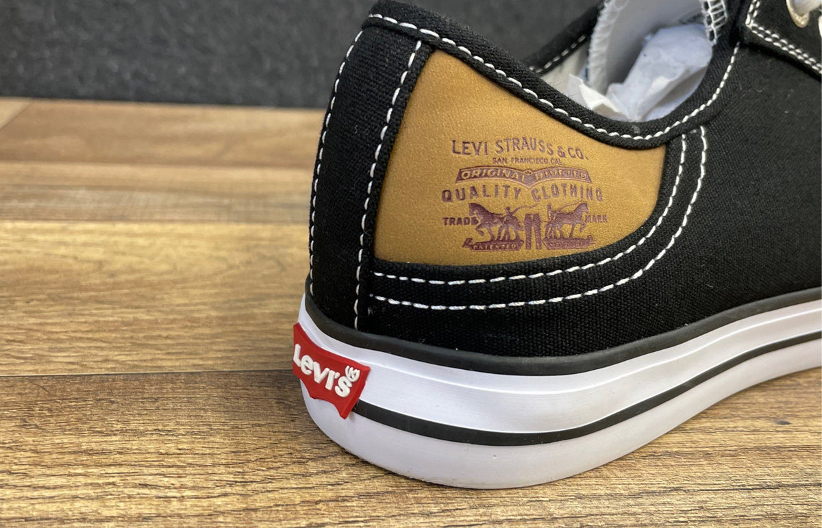 Levi's 52641840A Women's Black Canvas Low Top Lace Up Sneakers Size 9