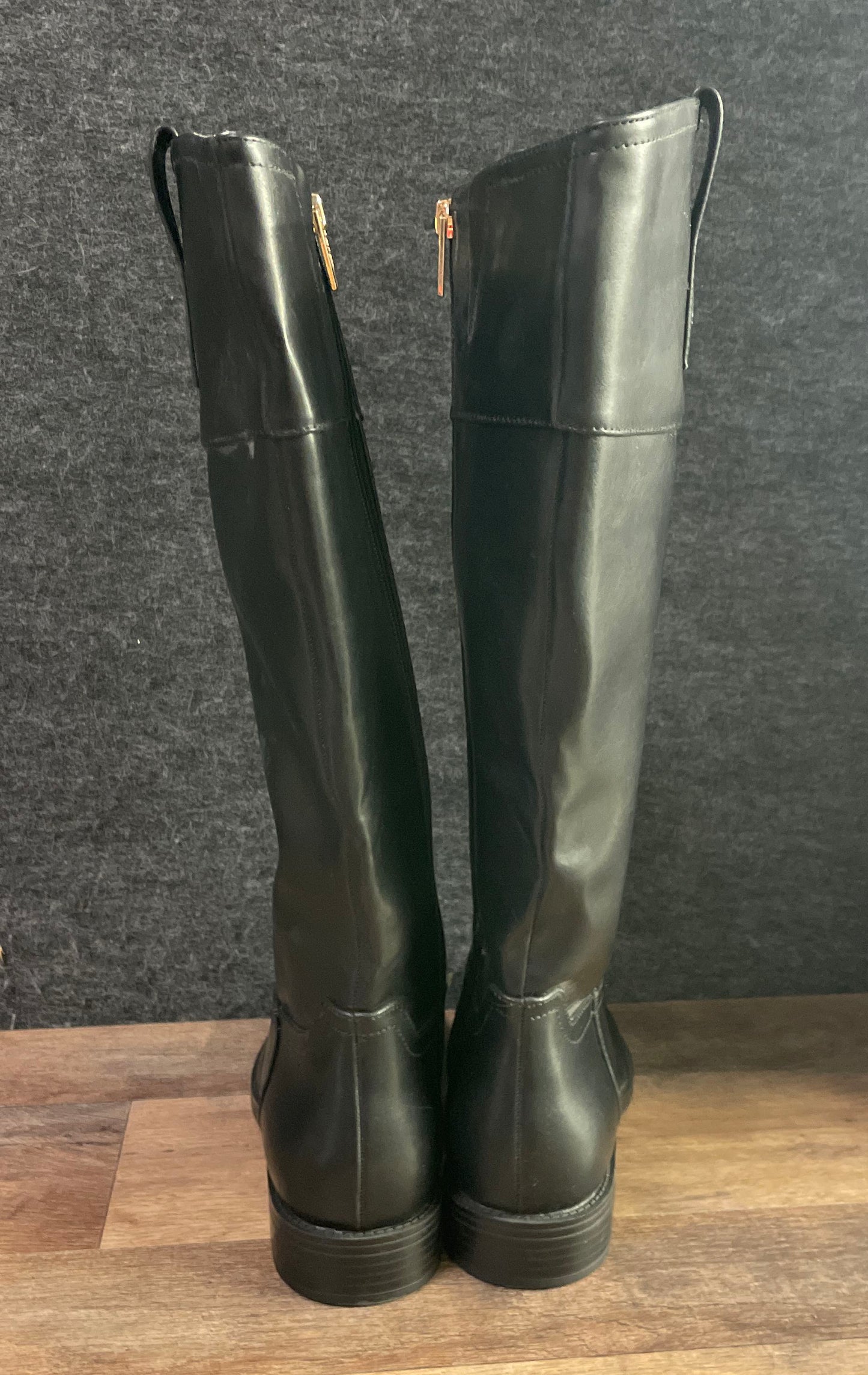 Tommy Hilfiger Women's Black Knee High Riding Boots Gold Logo Size 7M