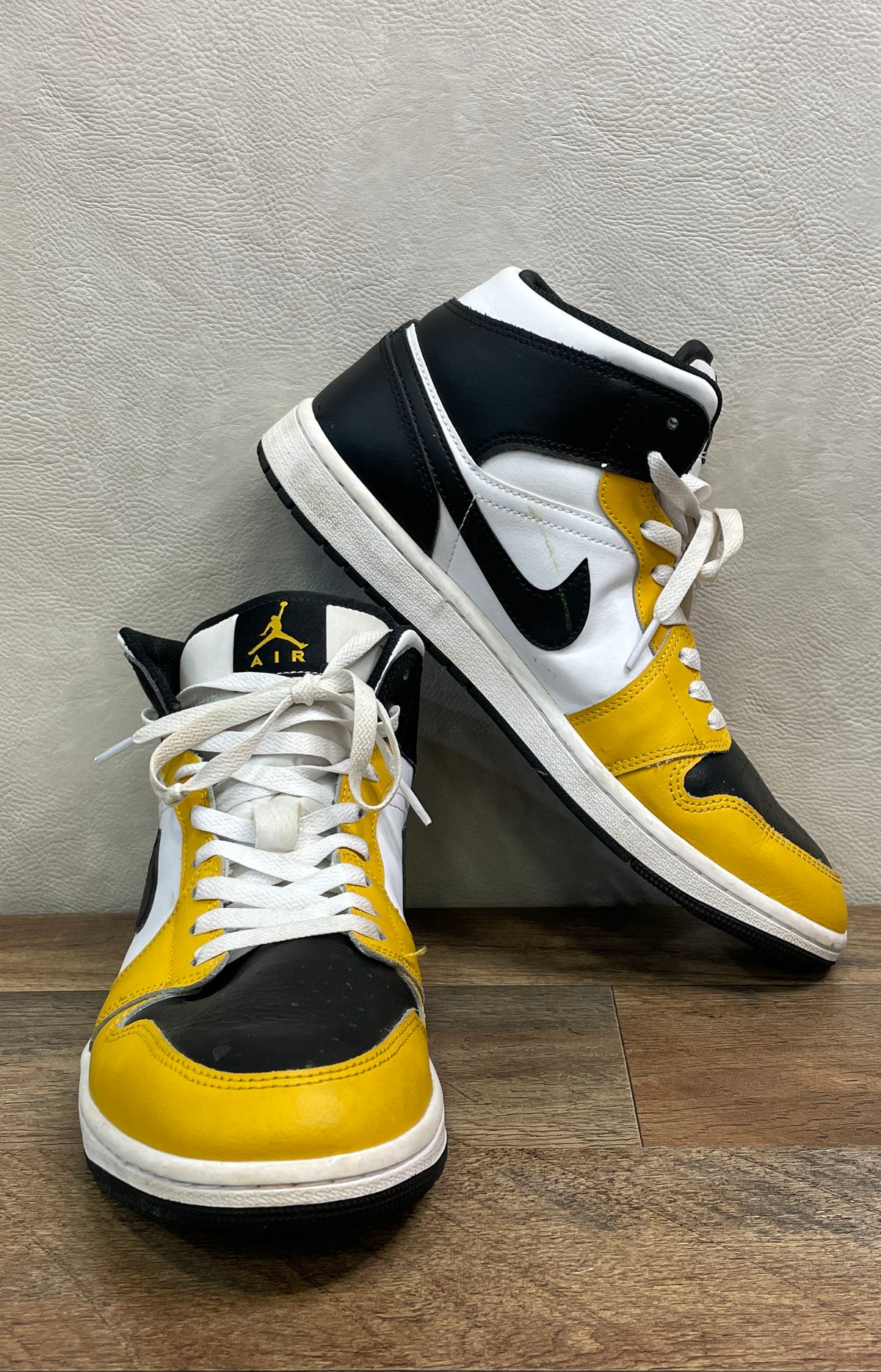 Nike Air Jordan 1 Mid Yellow Ochre Black White Size 11 DQ8426-701