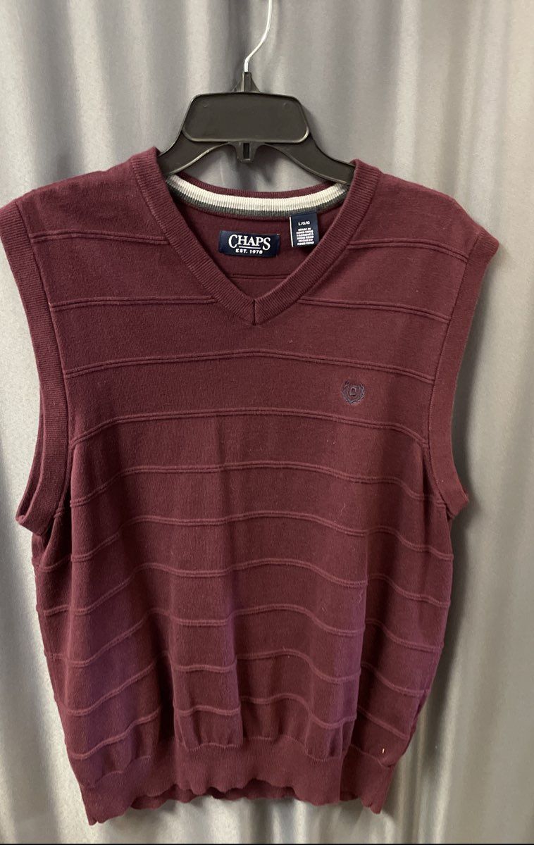 Chaps Men's V-Neck Sweater Vest Burgundy Textured Stripe Sz L