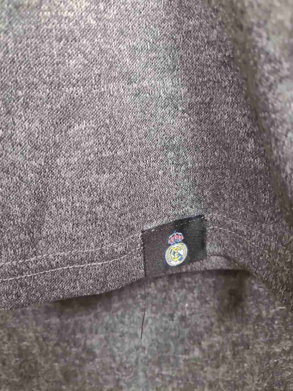 Real Madrid Men's Heather Gray Soccer T-Shirt Chest Stripe Logo Sz XL
