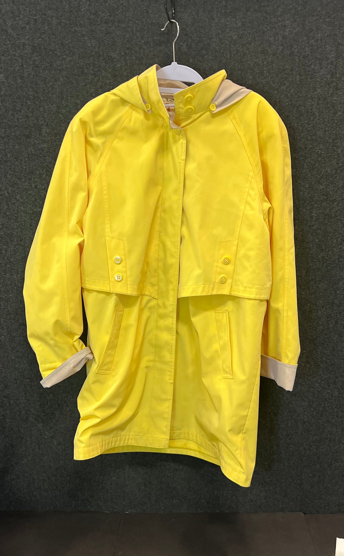 Liz Claiborne Women's Yellow Hooded Rain Jacket Floral Lining Sz M