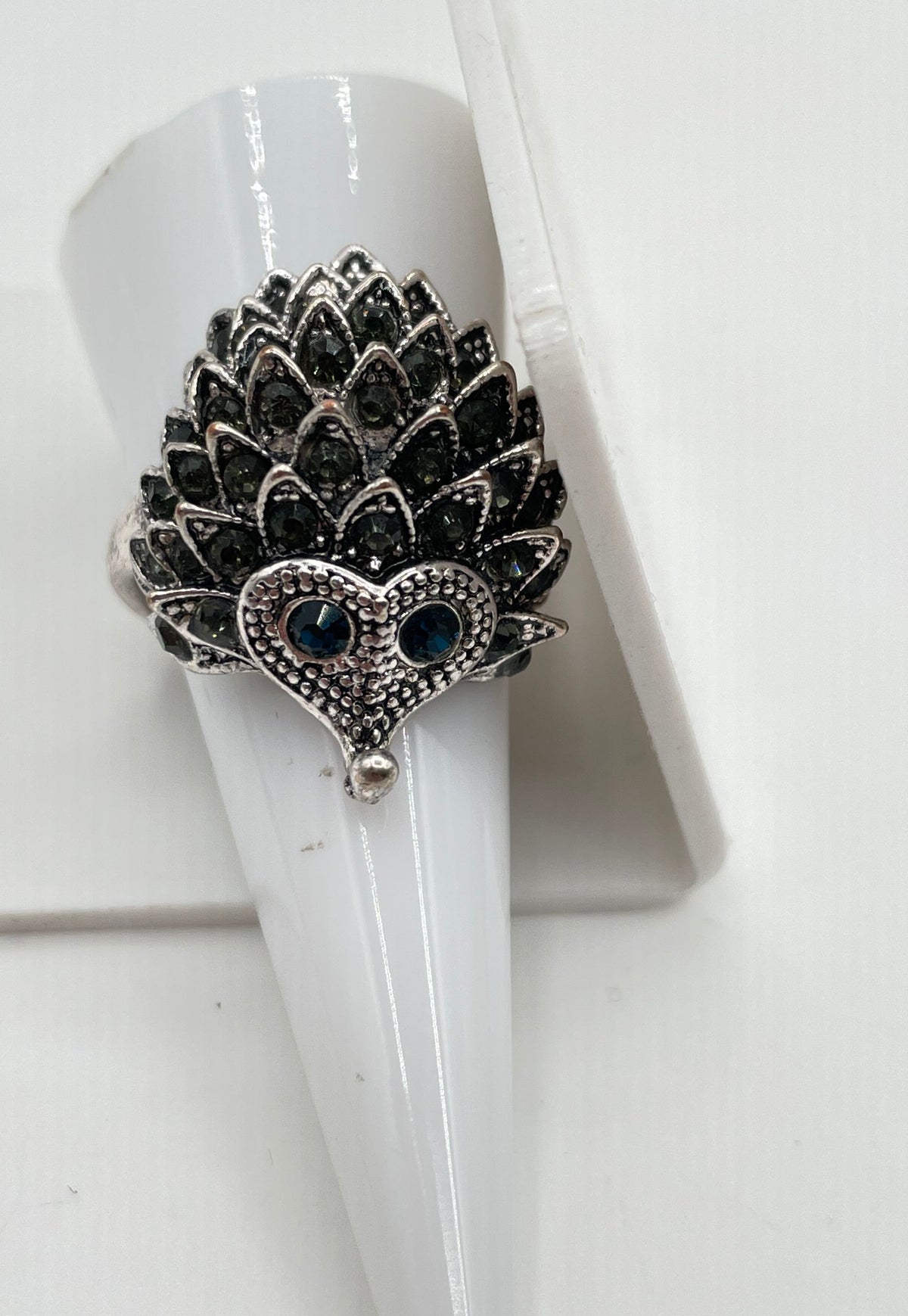 Silver Tone Black & Blue Rhinestone Hedgehog Ring 7.3g *NPM*