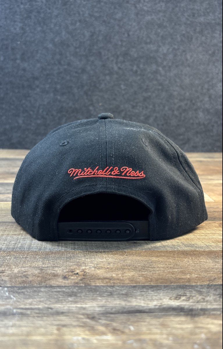 Mitchell & Ness Atlanta Braves 30th Season Snapback Hat OSFA