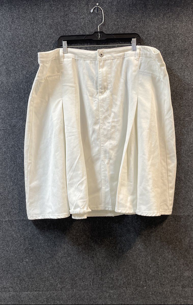 Ashley Stewart Women's White Fit and Flare Pleated Denim Skirt NWT Sz 26