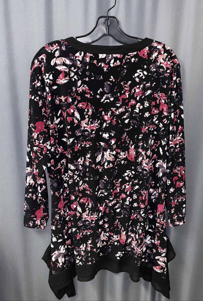 Cato Women's Long Sleeve Tunic Black Pink Floral Sharkbite Hem Plus Sz 14/16W