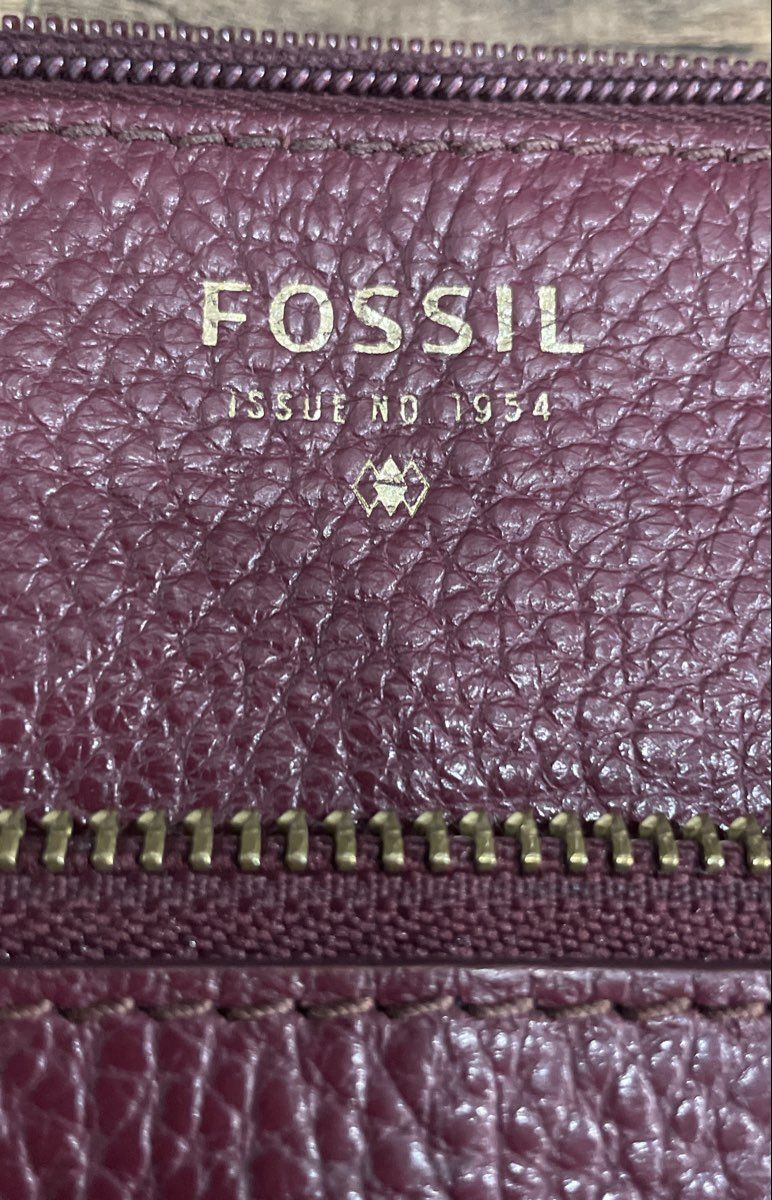Fossil Maroon Pebbled Leather Crossbody Bag Gold Hardware