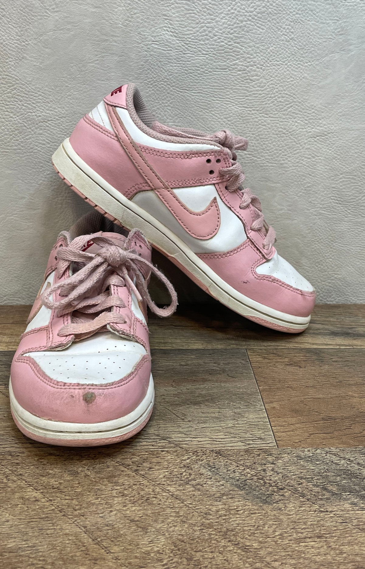 Nike Dunk Low White Medium Soft Pink GS Youth Sneakers Size 2.5Y