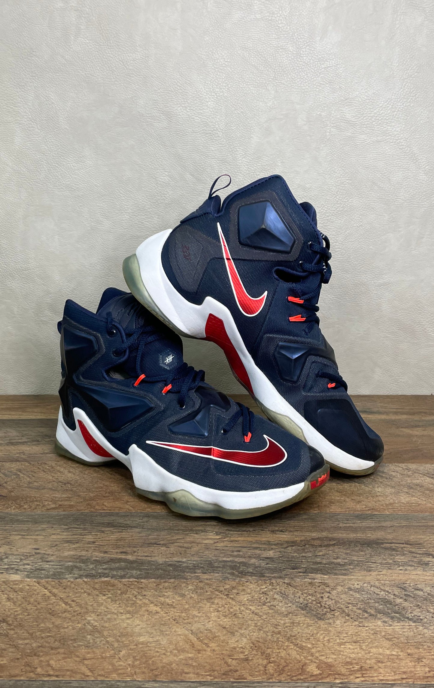 Nike LeBron XIII Midnight Navy University Red White Basketball Shoes Size 11 IOB