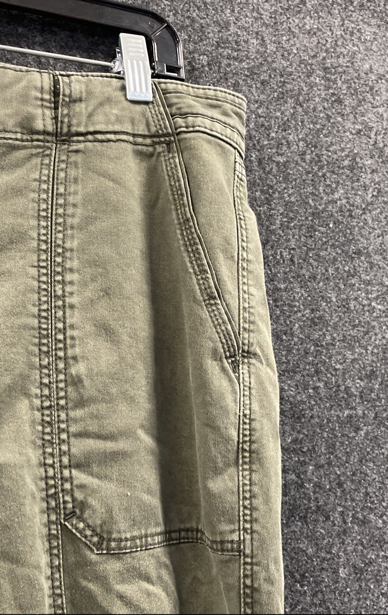 White House Black Market Women's The Straight Crop Pants Olive Green Sz Medium