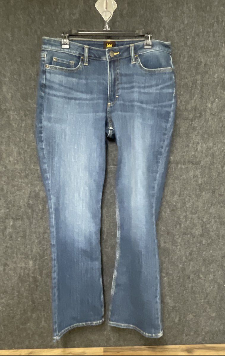Lee Women's Blue Bootcut Stretch Jeans Medium Wash Size 12 Medium