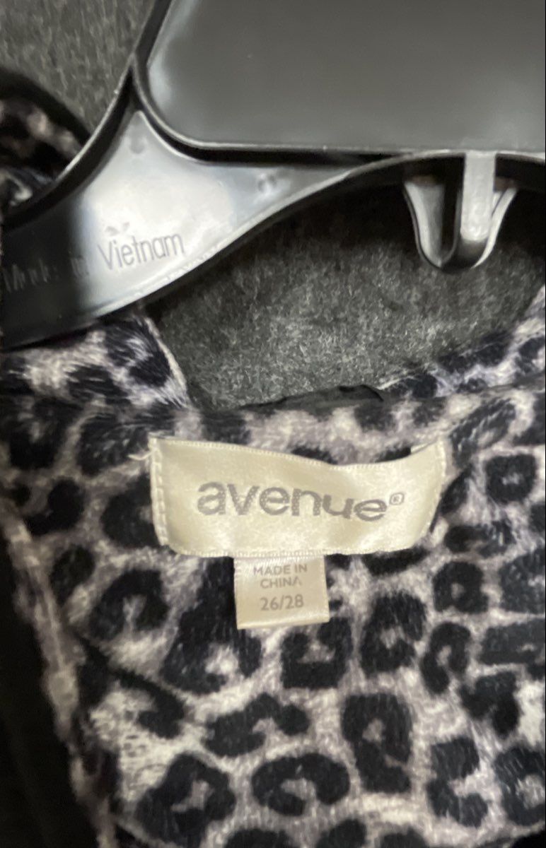 Avenue Women's Black Hooded Jacket Leopard Print Lining Full Zip Fleece Sz 26/28