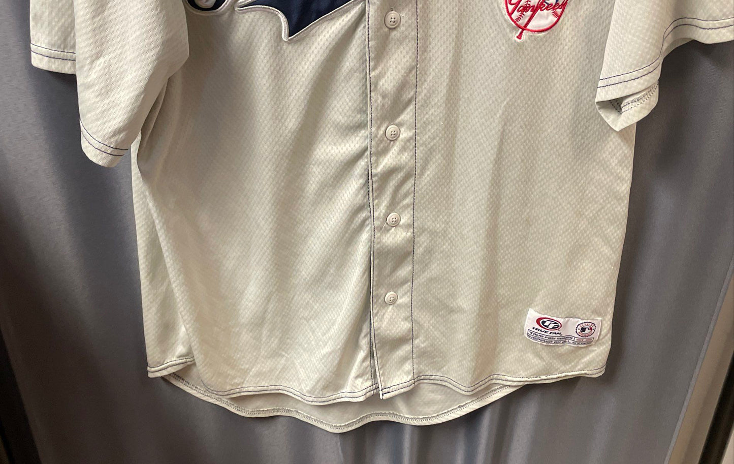 True Fan MLB Men's New York Yankees Baseball Jersey Cream Button Up Sz L 42-44