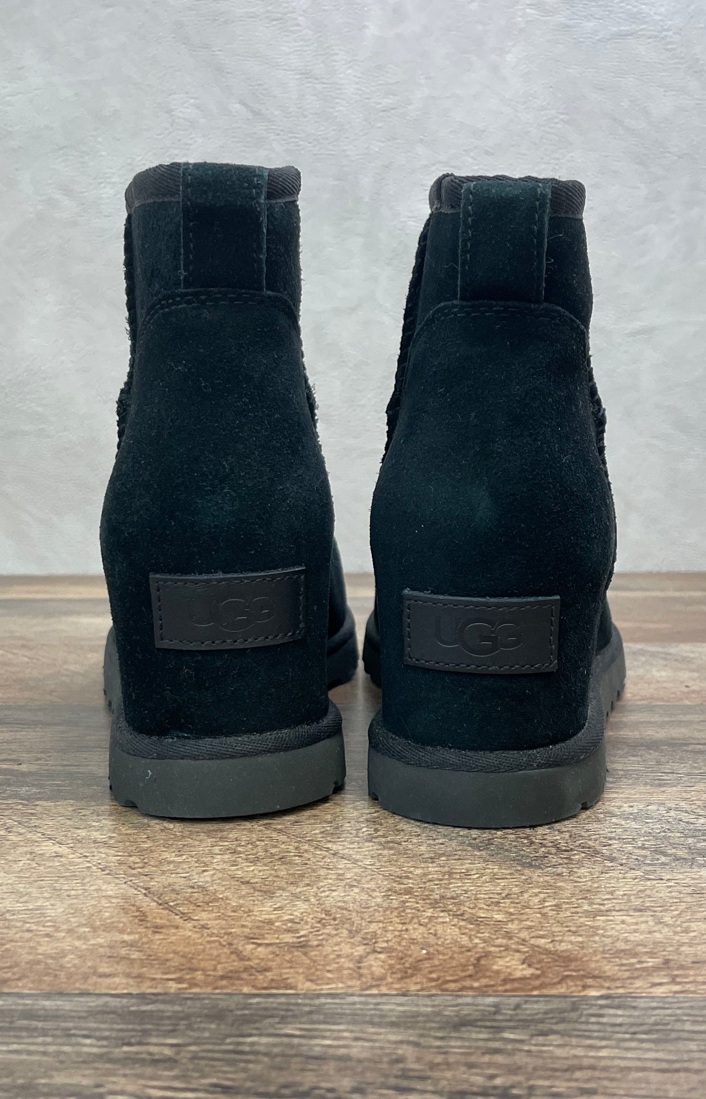 UGG Classic Mini II Black Suede Shearling Ankle Boots Women's Size 7